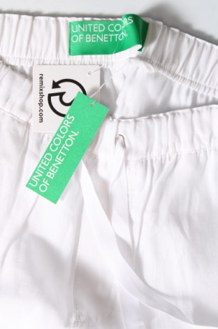 Дамски панталон United Colors Of Benetton, Размер M, Цвят Бял, Цена 27,90 лв.