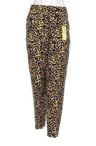 Дамски панталон Versace Jeans, Размер XL, Цвят Многоцветен, Цена 161,40 лв.