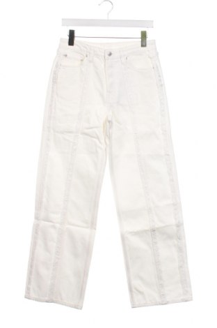 Дамски панталон Weekday, Размер M, Цвят Бял, Цена 14,76 лв.