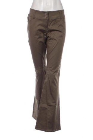 Дамски панталон Weekday, Размер XL, Цвят Зелен, Цена 13,95 лв.