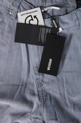 Dámske nohavice Weekday, Veľkosť M, Farba Modrá, Cena  14,37 €