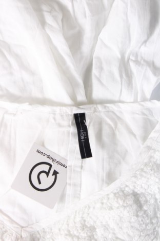 Γυναικείο αμάνικο μπλουζάκι High, Μέγεθος M, Χρώμα Λευκό, Τιμή 45,01 €