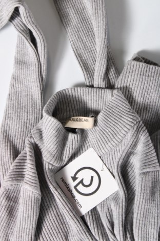 Дамски пуловер Pull&Bear, Размер S, Цвят Сив, Цена 4,93 лв.