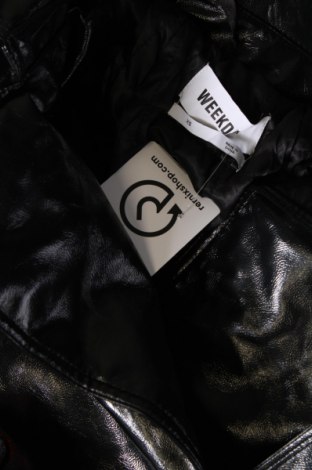 Γυναικείο δερμάτινο μπουφάν Weekday, Μέγεθος XS, Χρώμα Μαύρο, Τιμή 24,12 €