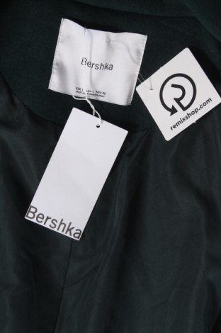Дамско палто Bershka, Размер L, Цвят Зелен, Цена 77,40 лв.