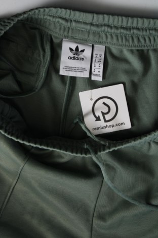 Дамско спортно долнище Adidas Originals, Размер M, Цвят Зелен, Цена 35,00 лв.