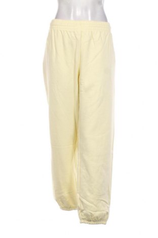 Pantaloni trening de femei Weekday, Mărime XL, Culoare Galben, Preț 95,33 Lei