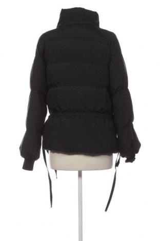 Dámska bunda , Veľkosť S, Farba Čierna, Cena  8,90 €