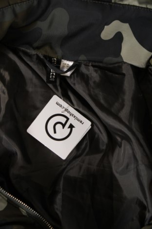 Dámska bunda  H&M Divided, Veľkosť XL, Farba Viacfarebná, Cena  22,04 €