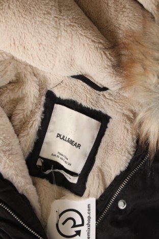 Дамско яке Pull&Bear, Размер XS, Цвят Черен, Цена 31,32 лв.