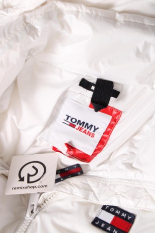 Γυναικείο μπουφάν Tommy Jeans, Μέγεθος M, Χρώμα Λευκό, Τιμή 196,39 €