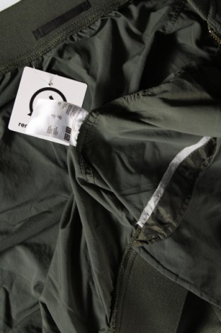 Γυναικείο μπουφάν Uniqlo, Μέγεθος S, Χρώμα Πράσινο, Τιμή 3,92 €