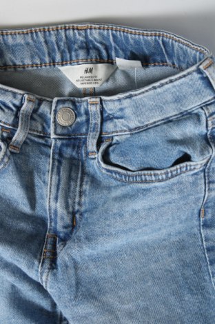 Dětské džíny  H&M, Velikost 5-6y/ 116-122 cm, Barva Modrá, Cena  231,00 Kč