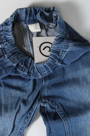 Dětské džíny  H&M, Velikost 12-18m/ 80-86 cm, Barva Modrá, Cena  122,00 Kč