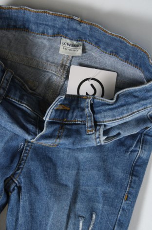 Dziecięce jeansy LC Waikiki, Rozmiar 4-5y/ 110-116 cm, Kolor Niebieski, Cena 43,68 zł