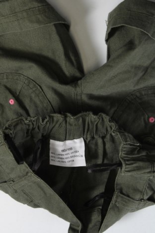 Dětské krátké kalhoty , Velikost 4-5y/ 110-116 cm, Barva Zelená, Cena  146,00 Kč
