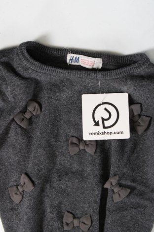 Детски пуловер H&M, Размер 4-5y/ 110-116 см, Цвят Сив, Цена 8,67 лв.