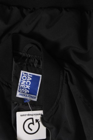 Dětská bunda  Jack & Jones, Velikost 10-11y/ 146-152 cm, Barva Černá, Cena  351,00 Kč