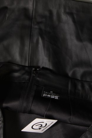Δερμάτινη φούστα Page One, Μέγεθος L, Χρώμα Μαύρο, Τιμή 4,47 €