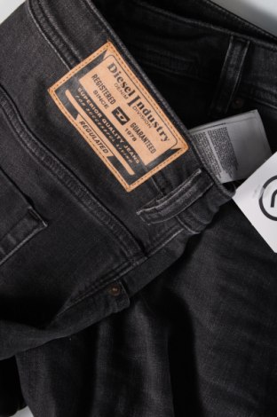 Herren Jeans Diesel, Größe XL, Farbe Grau, Preis € 133,61