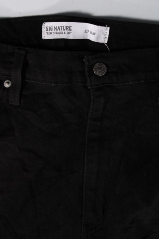 Мъжки дънки Signature By Levi Strauss & Co, Размер XL, Цвят Черен, Цена 29,00 лв.