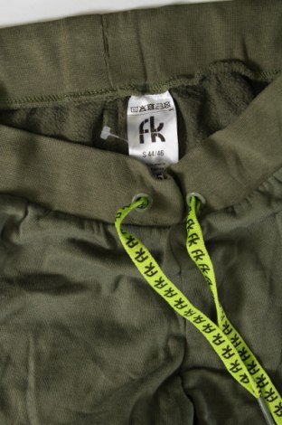 Мъжки къс панталон, Размер S, Цвят Зелен, Цена 25,00 лв.