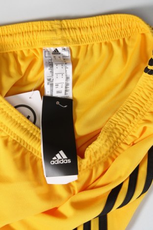 Ανδρικό κοντό παντελόνι Adidas, Μέγεθος S, Χρώμα Κίτρινο, Τιμή 26,72 €