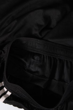 Мъжки къс панталон Adidas, Размер L, Цвят Черен, Цена 29,00 лв.