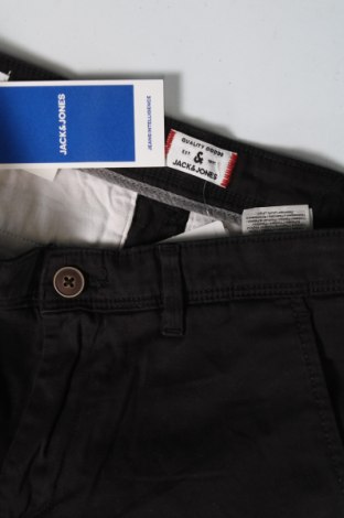 Ανδρικό κοντό παντελόνι Jack & Jones, Μέγεθος S, Χρώμα Μαύρο, Τιμή 27,84 €
