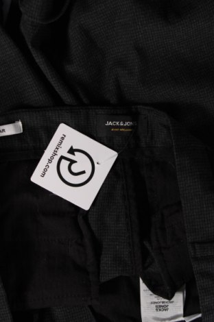 Мъжки къс панталон Jack & Jones, Размер M, Цвят Сив, Цена 24,00 лв.