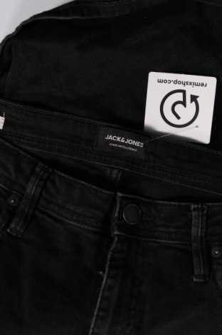 Мъжки къс панталон Jack & Jones, Размер L, Цвят Черен, Цена 24,00 лв.
