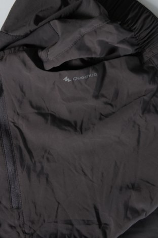 Мъжки къс панталон Quechua, Размер L, Цвят Сив, Цена 19,00 лв.