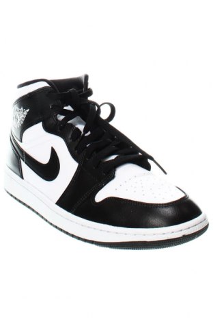 Férfi cipők
 Air Jordan Nike, Méret 44, Szín Sokszínű, Ár 19 281 Ft