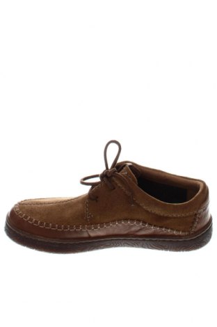 Мъжки обувки Clarks, Размер 39, Цвят Кафяв, Цена 185,30 лв.
