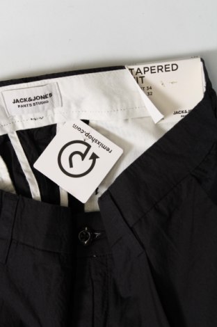 Pantaloni de bărbați Jack & Jones, Mărime L, Culoare Negru, Preț 269,74 Lei