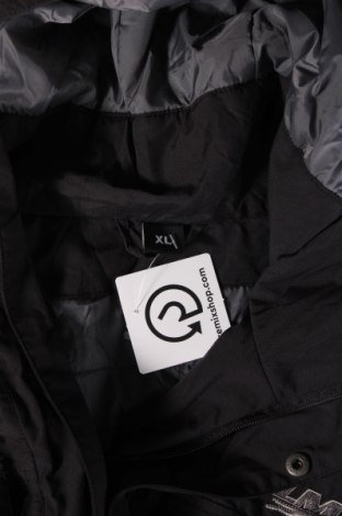 Ανδρικό μπουφάν, Μέγεθος XL, Χρώμα Μαύρο, Τιμή 8,91 €