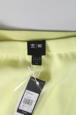 Пола Adidas x Ivy Park, Размер XXS, Цвят Жълт, Цена 59,67 лв.