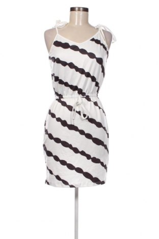 Kleid Emery rose, Größe M, Farbe Weiß, Preis 10,90 €