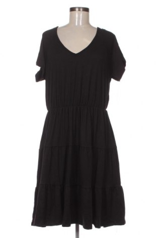 Kleid Fashion nova, Größe XXL, Farbe Schwarz, Preis 32,01 €