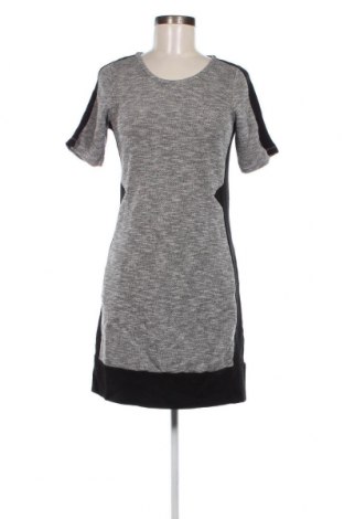 Kleid Gina, Größe M, Farbe Grau, Preis 5,25 €