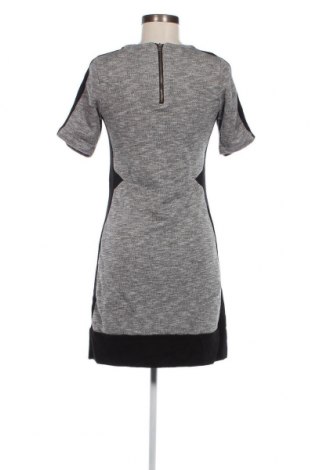 Kleid Gina, Größe M, Farbe Grau, Preis € 5,25