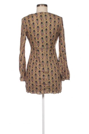 Kleid Pull&Bear, Größe M, Farbe Mehrfarbig, Preis € 4,44