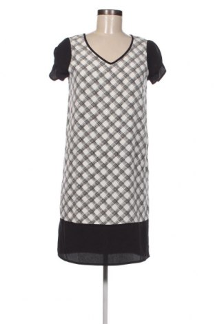 Šaty  Sisley, Velikost M, Barva Vícebarevné, Cena  569,00 Kč