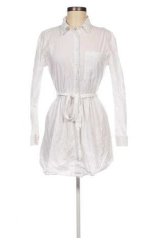 Φόρεμα Stradivarius, Μέγεθος M, Χρώμα Λευκό, Τιμή 10,76 €