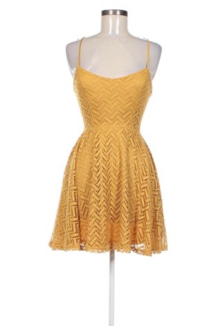 Kleid Streetwear Society, Größe S, Farbe Gelb, Preis 20,18 €