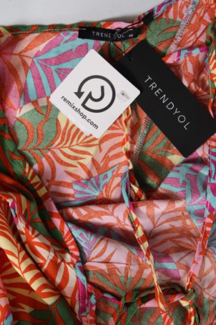 Kleid Trendyol, Größe L, Farbe Mehrfarbig, Preis € 15,77