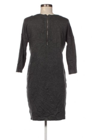 Kleid Vero Moda, Größe M, Farbe Grau, Preis 8,52 €