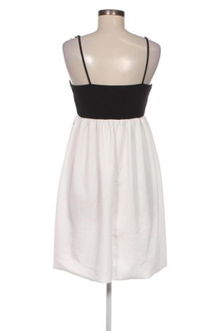 Kleid Zara, Größe M, Farbe Weiß, Preis 10,02 €