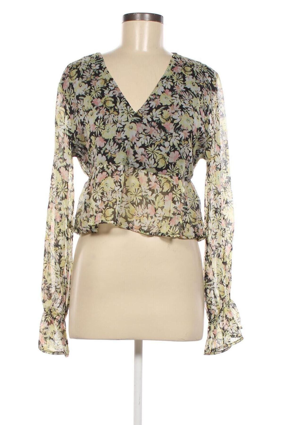 Γυναικεία μπλούζα Gina Tricot, Μέγεθος M, Χρώμα Πολύχρωμο, Τιμή 5,98 €