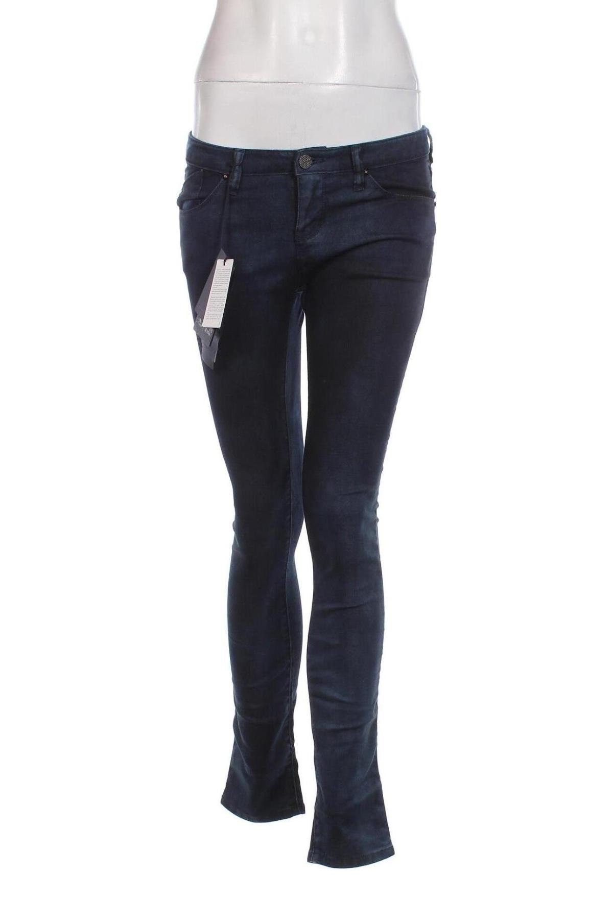 Дамски дънки Armani Jeans, Размер M, Цвят Син, Цена 184,86 лв.